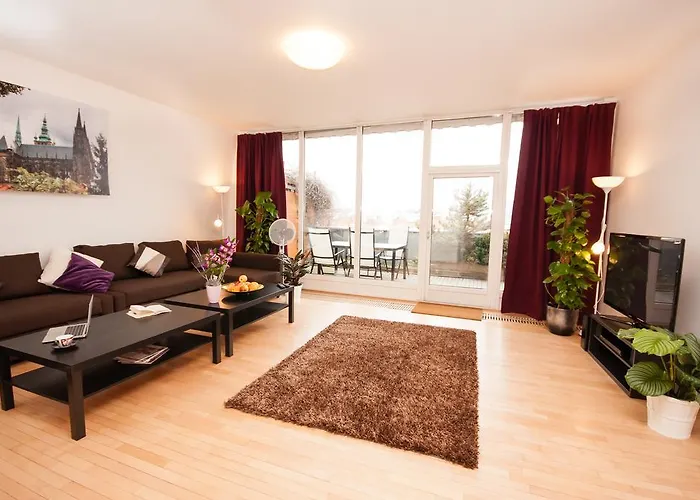 Wenceslas Square Lofts דירה