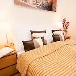 Wenceslas Square Lofts Lägenhet