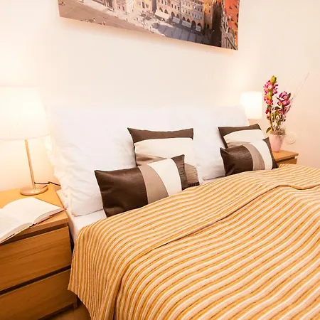 Wenceslas Square Lofts Apartment