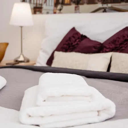 Wenceslas Square Lofts Apartment