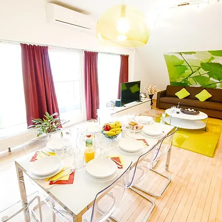 Wenceslas Square Lofts *