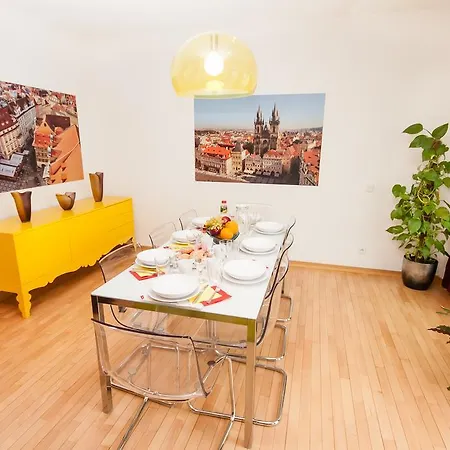 Wenceslas Square Lofts Apartment